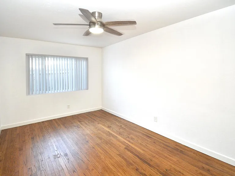 7670 Normal Ave — Photo 10