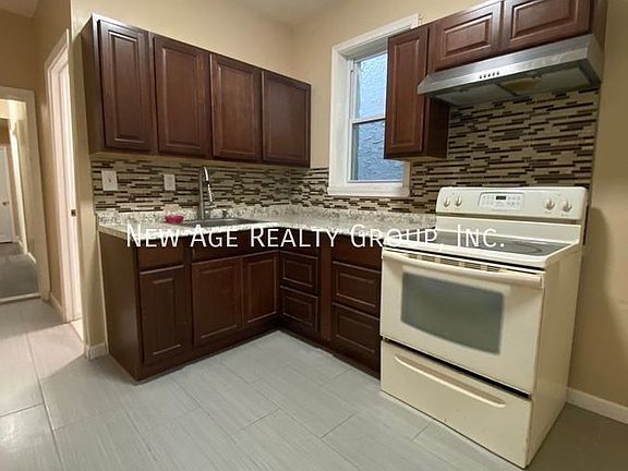 4th image of 864 N 40th St Floor 1
