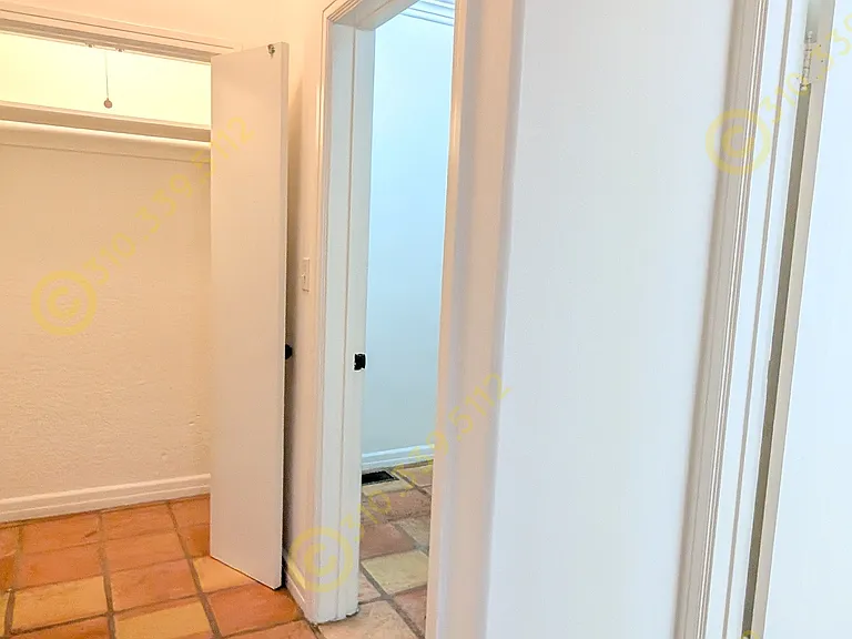 118 S Camden Dr #D — Photo 9
