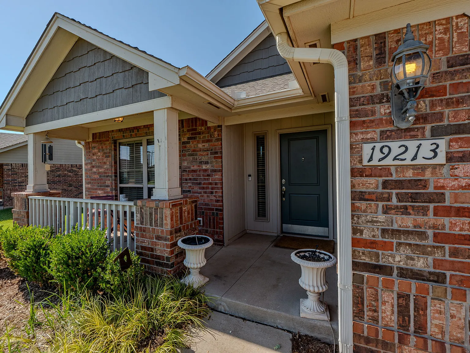 3 bed, 1982 sqft, $2,095 — Photo 4