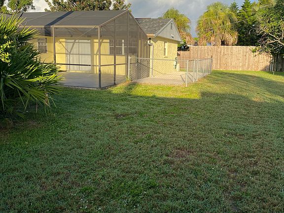 Yard, Lanai and Fenced Run