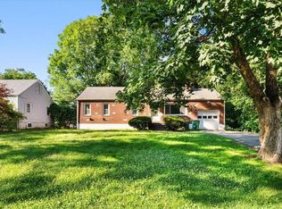 22 Memory Ln, Poughkeepsie, NY 12603