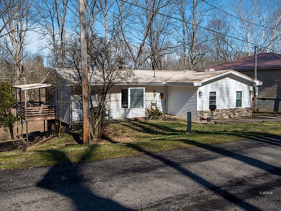 2nd image of 796 Bear Run Rd