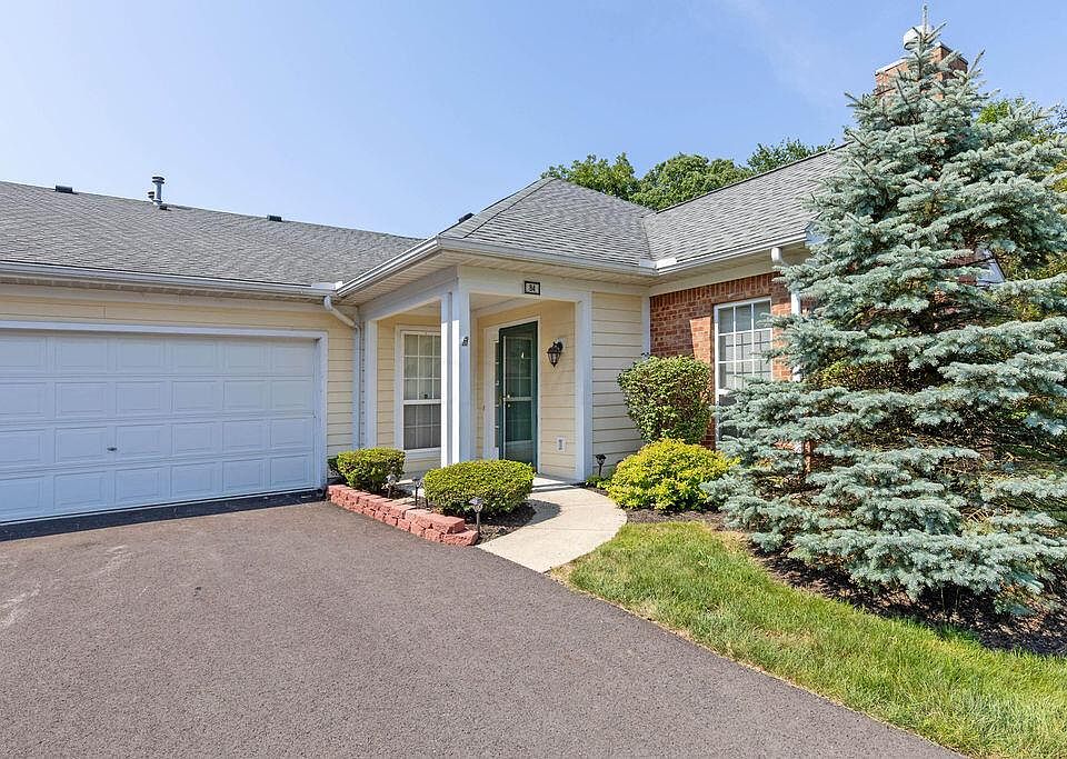 1st image of 84 Orchard Oak Dr