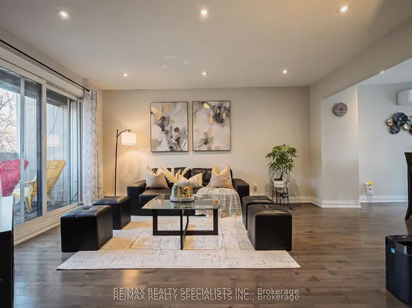 6780 Formentera Ave Unit 8, Mississauga, ON L5N 2L1