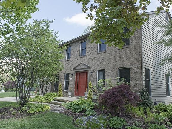 4th image of 590 Brightstone Dr
