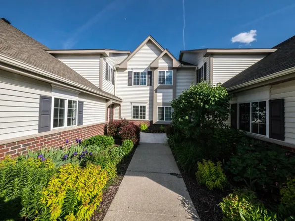 550 Pewaukee Rd, Pewaukee, WI 53072