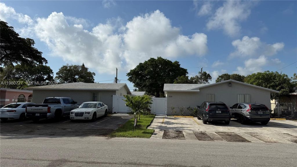216 NW 12th St, photo 2