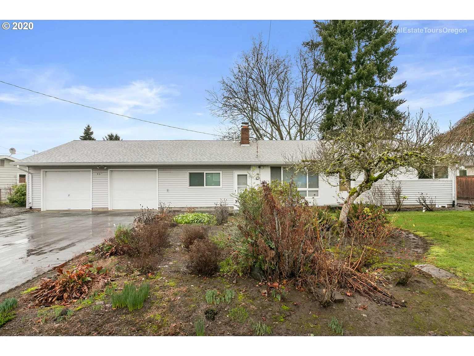 937 NE Birchwood Dr photo 1