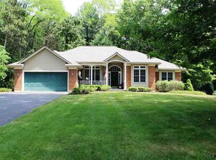 7 Darrens Way, Albany, NY 12205