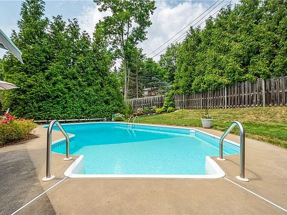 2nd image of 1241 Woodcock Ct