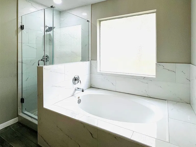 8426 Woodland Knoll Ln — Photo 15