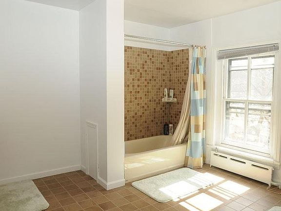 Very large 2nd bath