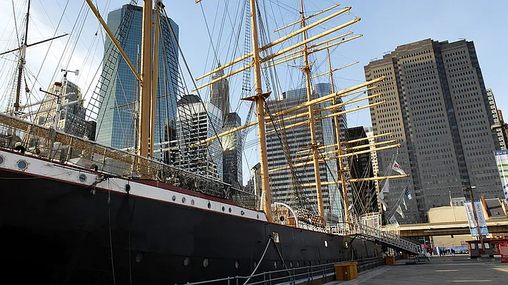 Rented by Greystar | media 12