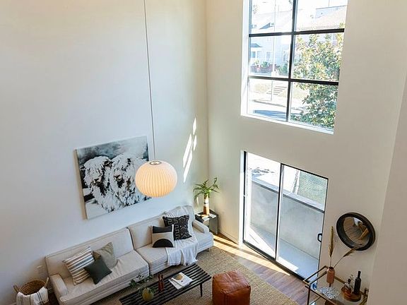 5th image of 527 S Wilton Pl #8