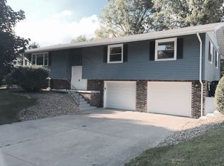 227 Harvester Rd, Canton, IL 61520