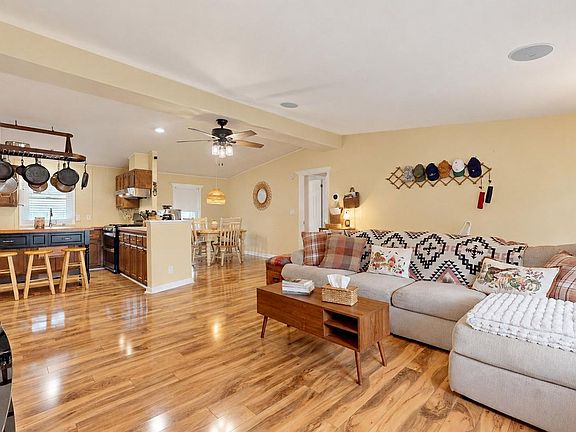 3rd image of 2528 Tilton Rd #506