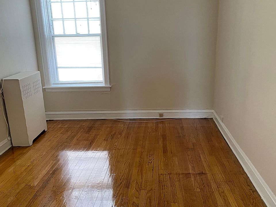 2nd image of 909 Sherman Ave #104