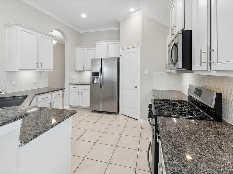 2357 Old Stone Dr — Photo 4