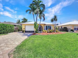 688 94th Ave N, Naples, FL 34108