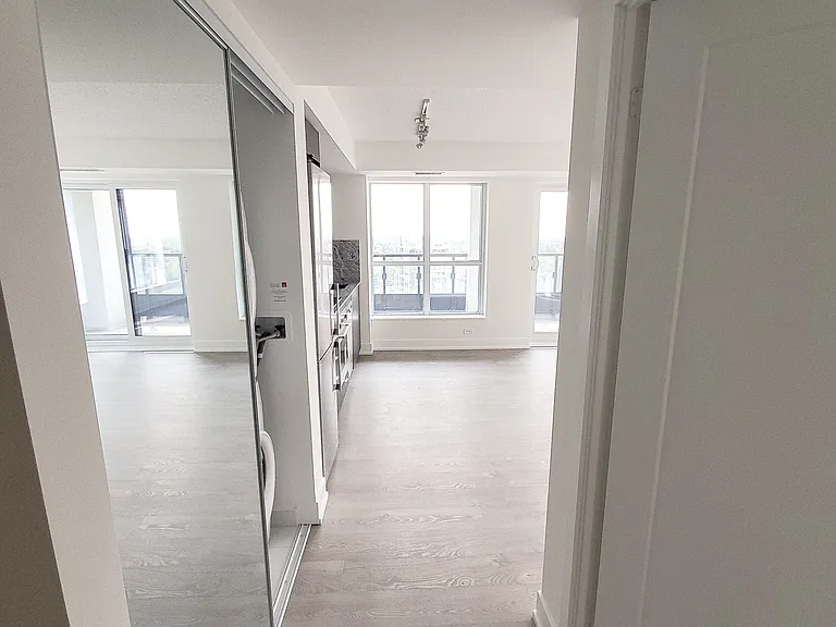9 Mabelle Ave #1524 — Photo 2