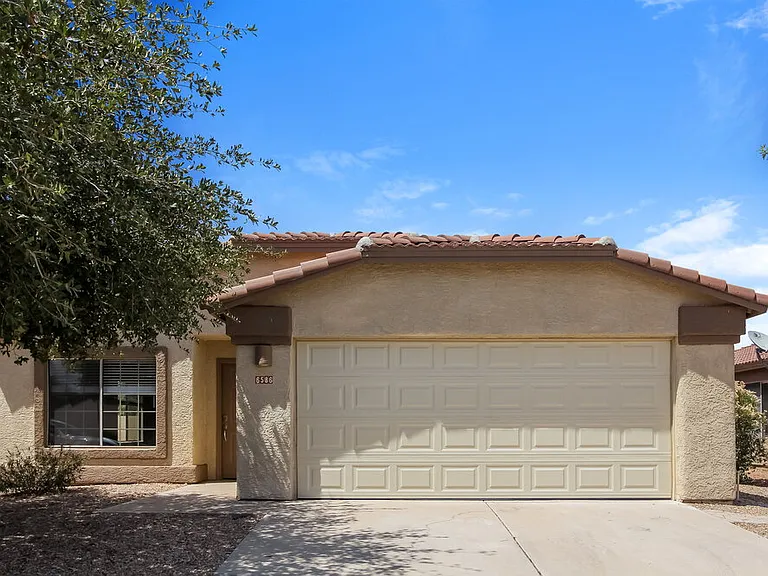 6586 W Blythe Pl — Photo 1