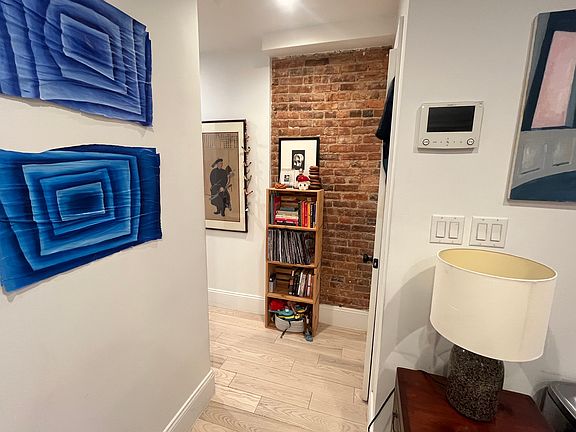 4th image of 253 Jefferson Ave APT 2