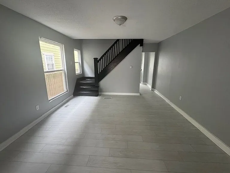 627 N Tacoma Ave — Photo 9