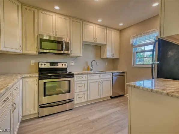 1398 Myerlee Country Club Blvd, Fort Myers, FL 33919