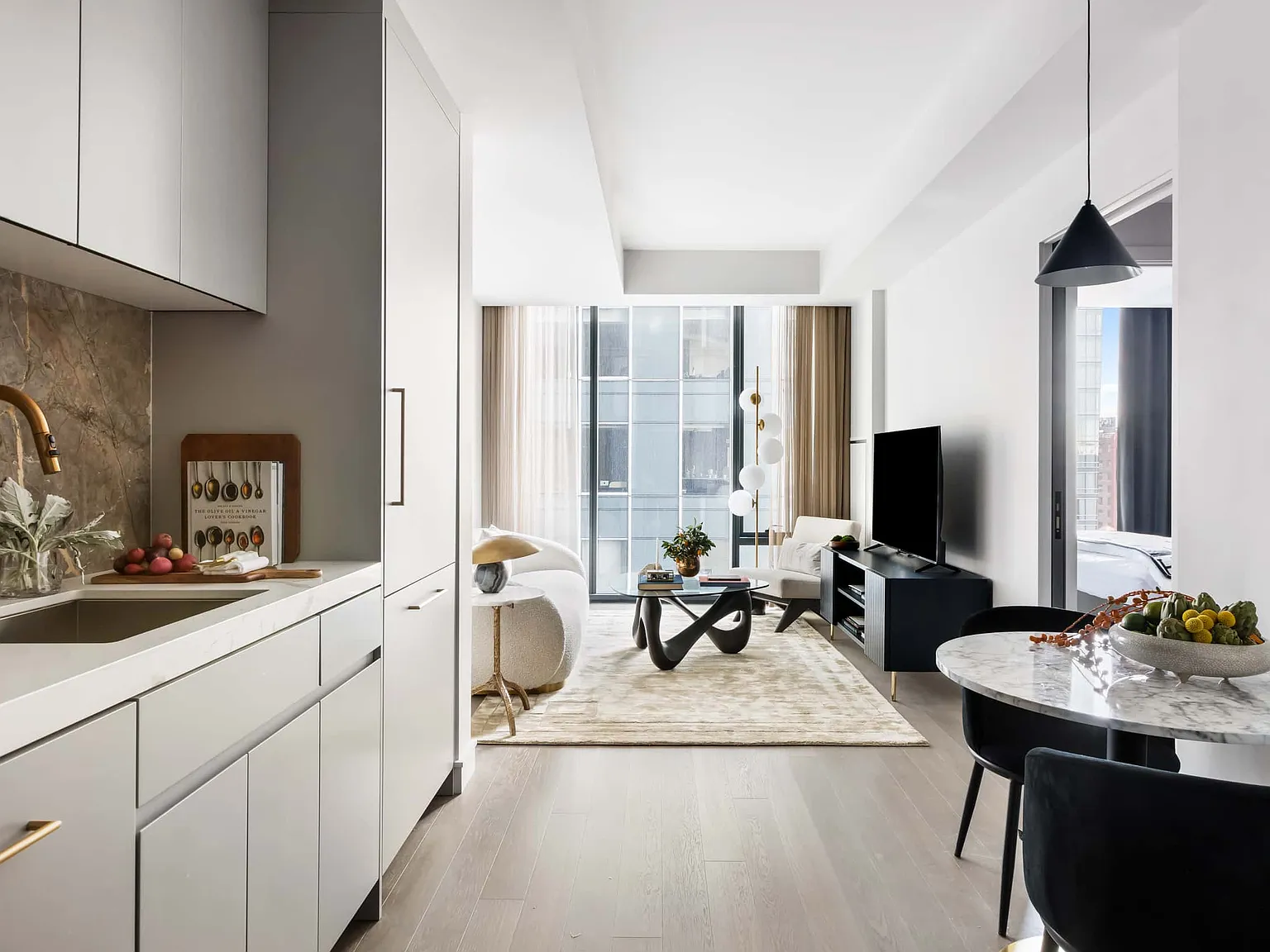 1 bed, 583 sqft, $3,800 — Photo 4