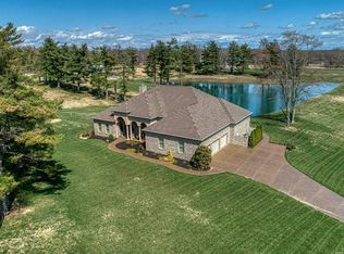 919 Clearcrest Dr, Evansville, IN 47710