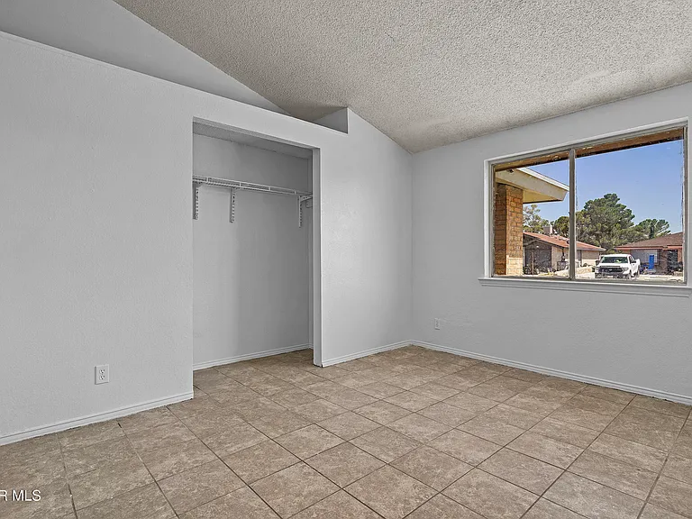 6713 Heartstone Ct — Photo 16