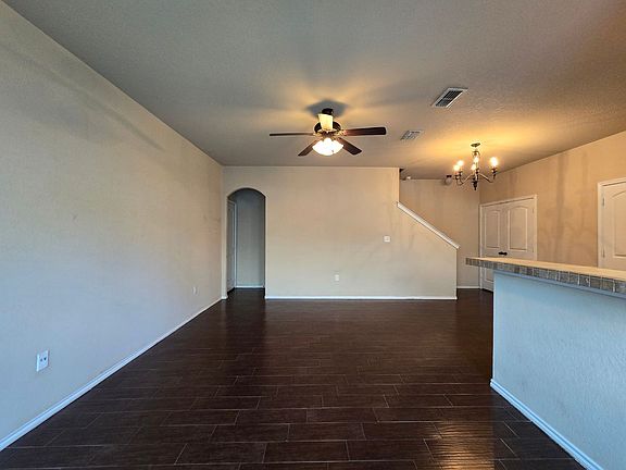 3rd image of 203 Anne Louise Dr