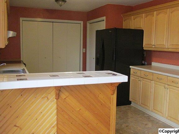 3rd image of 1950 Sardis Dr