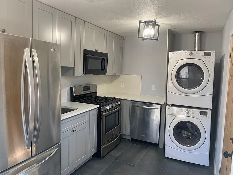 4522 Fillmore St #4 — Photo 3