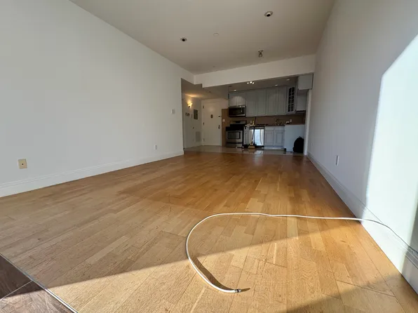 900 Lenox Road image 4 of 25