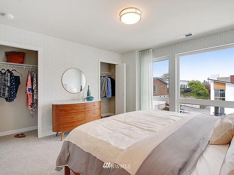 2205 NE 88th St — Photo 9