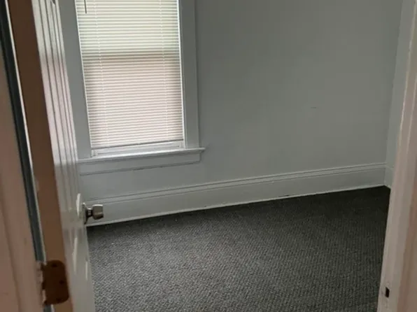 2961 N 18th St #2A, Milwaukee, WI 53206