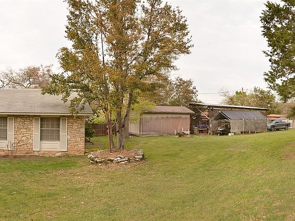 5th image of 400 Cypress Creek Ln