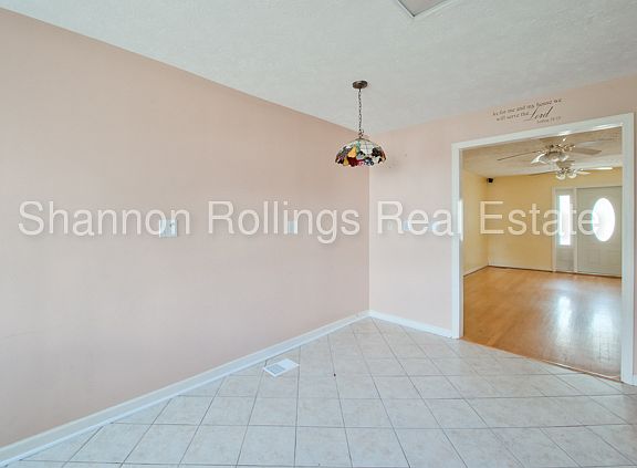 3rd image of 638 York St NE