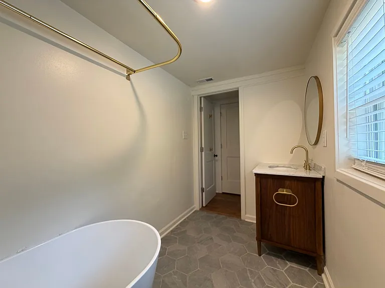 405 N 4th St — Photo 22