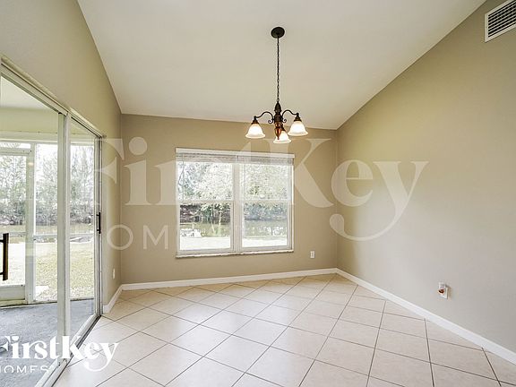 3rd image of 1424 SW 31st Ter