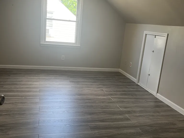 1942 Tudor St — Photo 14