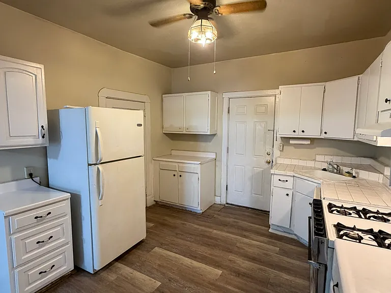 1751 W Morris St — Photo 7