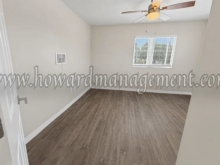 11415 Venice — Photo 6
