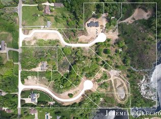 746 W Sedona Hills Ct NE, Grand Rapids, MI 49525