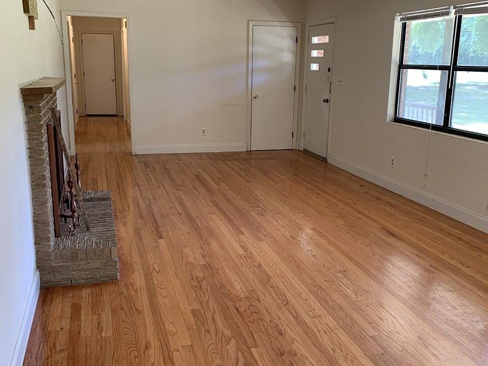 1st image of 2121 Fairchild St