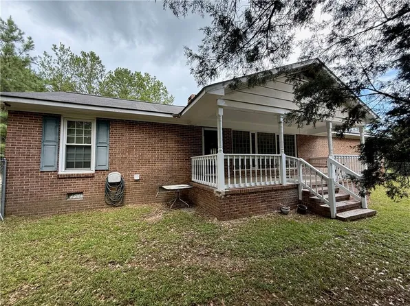 8 Keeter Ln, Phenix City, AL 36869