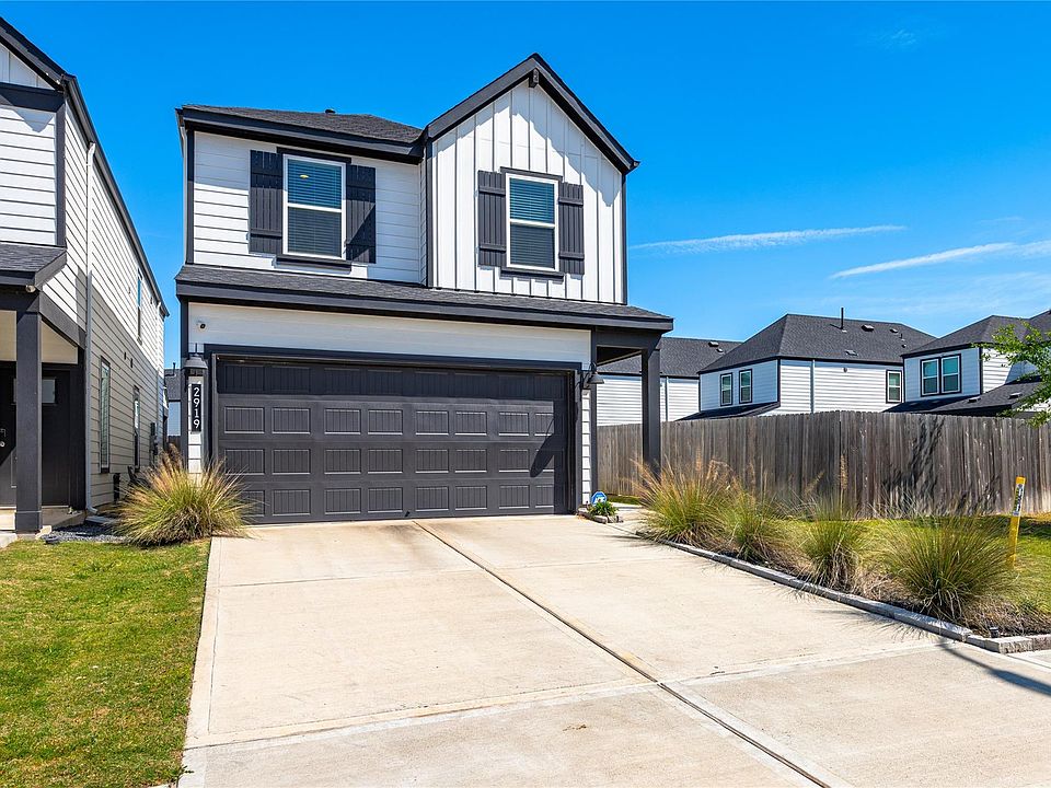 1st image of 2919 Crown Gate Dr