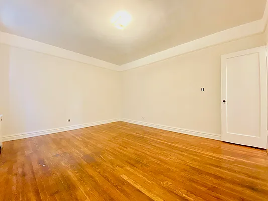 Rented by Mae Equities | media 10